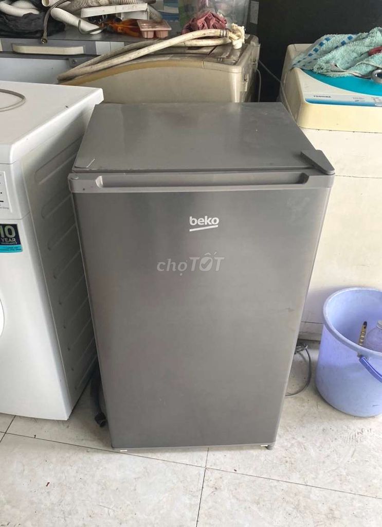 Thanh lý tủ lạnh Beko 92L zin chạy tốt