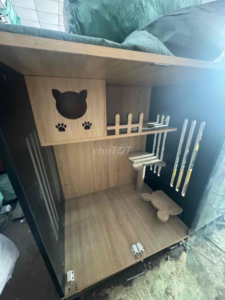 Chuồng mèo Gỗ Kính đã sử dụng. Mua bán Phụ kiện, Thức ăn, Dịch vụ tại Quận Gò Vấp Tp Hồ Chí Minh được đăng bởi Đào Thị Phượng  hình 1