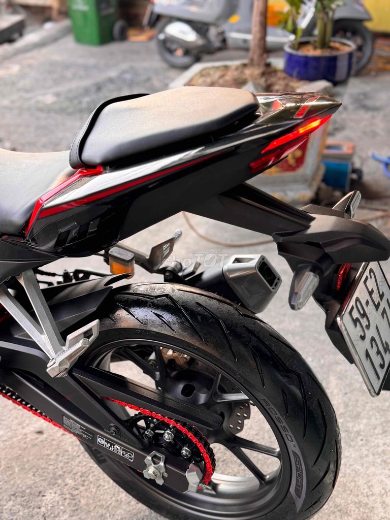 Honda CBR150R ABS 2025 Đỏ đen 3000 km. Mua bán Xe máy tại Quận Bình Tân Tp Hồ Chí Minh được đăng bởi Việt Motor Bình Tân hình 7
