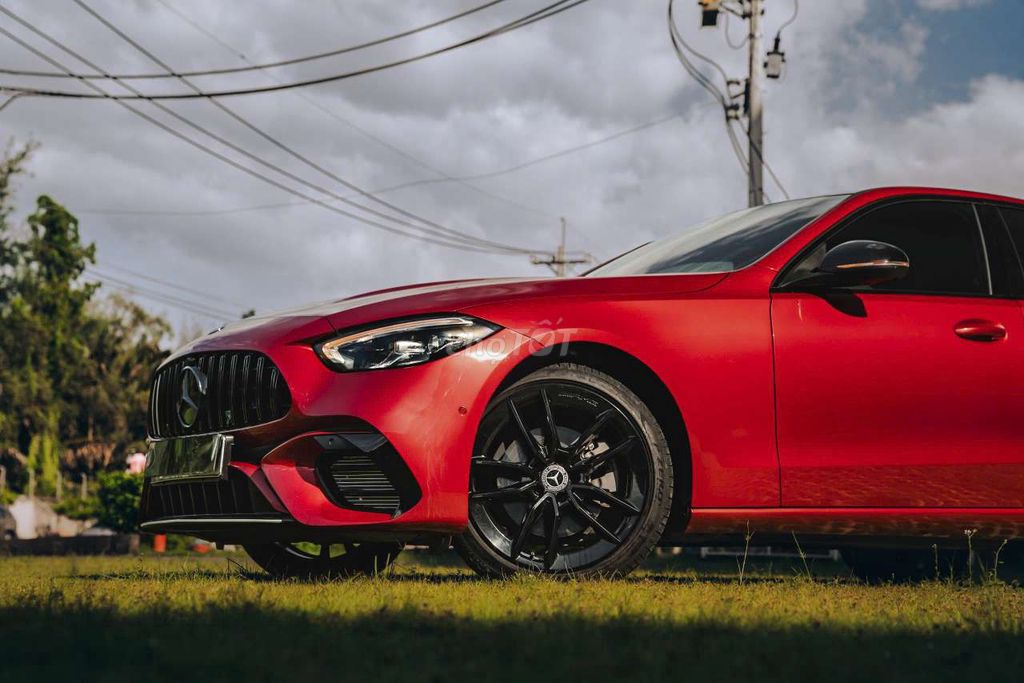 Mercedes C200 Avantgarde 2022 Đỏ 15.000km. Mua bán Ô tô tại Quận 7 Tp Hồ Chí Minh được đăng bởi Hoàn Lee Xe Lướt hình 2