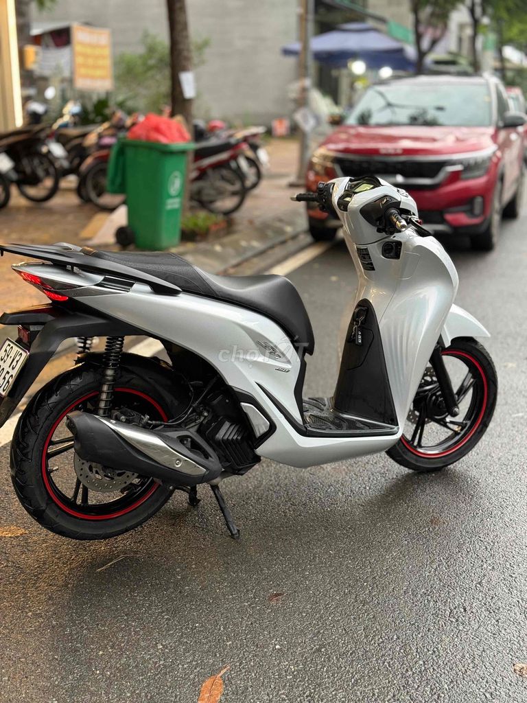 Honda SH 150i đăng kí 2020 – xe đẹp, đã bảo dưỡng. Mua bán Xe máy tại Thành phố Thủ Đức Tp Hồ Chí Minh được đăng bởi iMotorbike Khang hình 6
