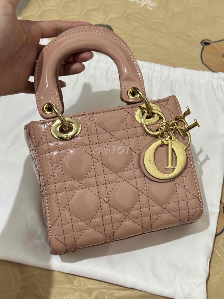 Túi xách Dior da bóng Hồng Nữ. Mua bán Túi xách tại Thành phố Huế Thừa Thiên Huế được đăng bởi loan hình 1