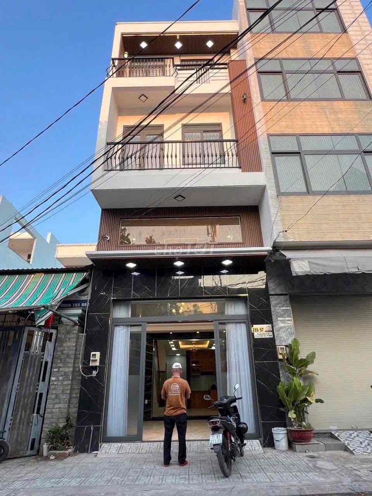 nhà 1 trệt 1 lửng 3 lầu 4pn 5wc hẻm 8m thông gần chợ Bình Thành