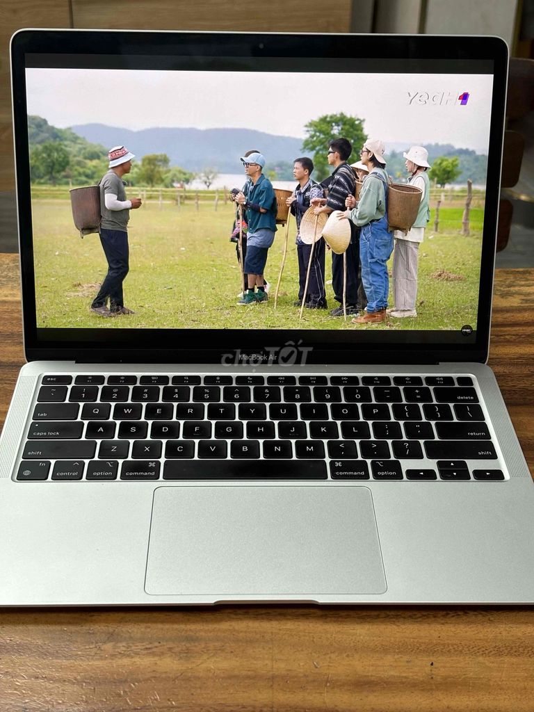 Apple Macbook Air M1 2020 8GB/256GB. Mua bán Laptop tại Quận Tân Bình Tp Hồ Chí Minh được đăng bởi Thủy hình 1