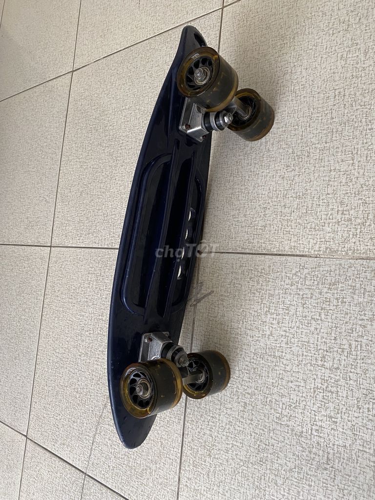 Ván trượt còn mới
