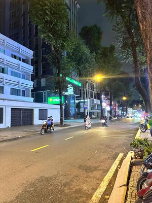 Bán Chung Cư Mặt Tiền Phạm Ngọc Thạch Quận 3 - 71m2 Sổ Sẵn Sang Tên