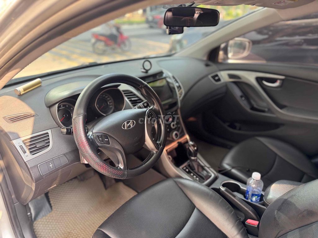 Hyundai Elantra 2014 1.6 AT Tự động Bạc