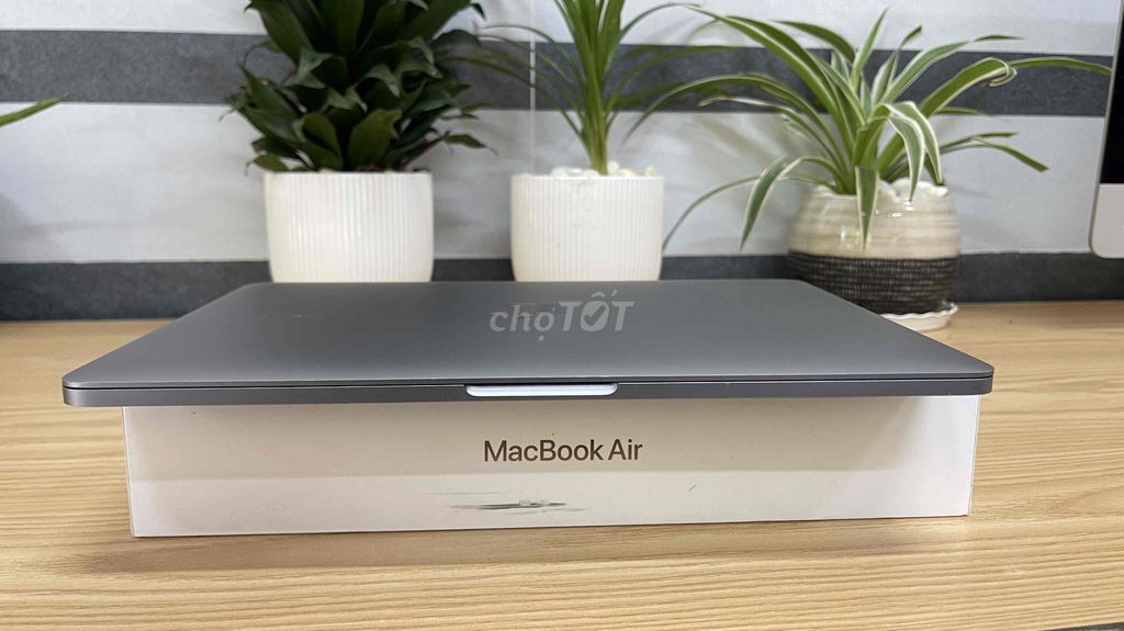 Apple MacBook Pro 2017 i5 13 inch 8GB/256GB. Mua bán Laptop tại Thành phố Long Khánh Đồng Nai được đăng bởi Nguyễn  hình 1