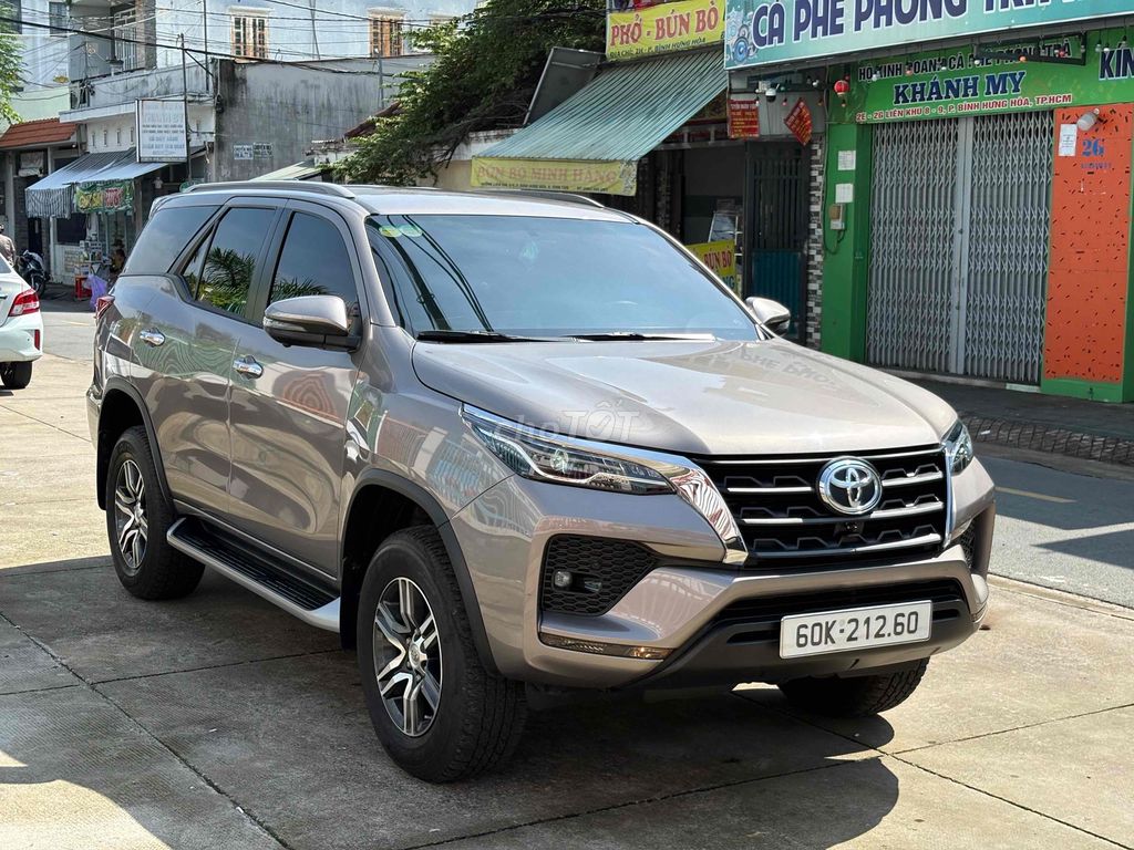 Toyota Fortuner 2.4AT 25.000 км, краска на всей машине