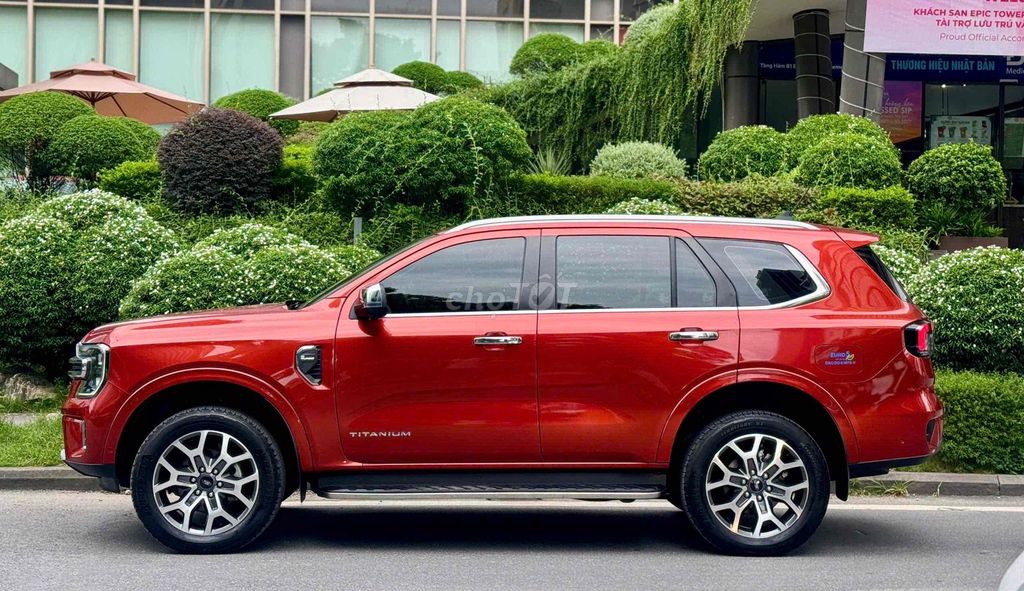 Ford Everest Titanium Красный 57.405 км