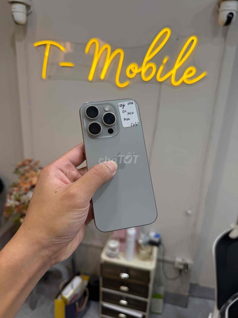 15 Pro 128Gb Quốc Tế titan khay sim pin 100%. Mua bán Điện thoại tại Quận Thanh Xuân Hà Nội được đăng bởi Ngô Tráng T Mobile hình 1