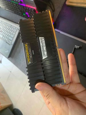 RAM CORSAIR DDR4 8GB EM LẺ VÀI THANH
