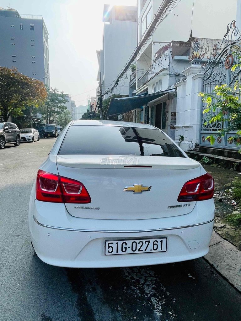 Chevrolet Cruze LTZ Trắng