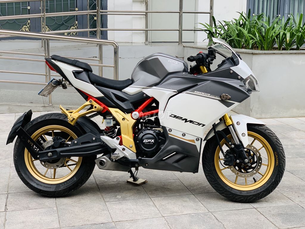 GPX DEMON 150 MÀU XÁM TRẮNG XE ZIN CHẤT CHẠY BỐC.. Mua bán Xe máy tại Quận Hai Bà Trưng Hà Nội được đăng bởi A.SỰ hình 2