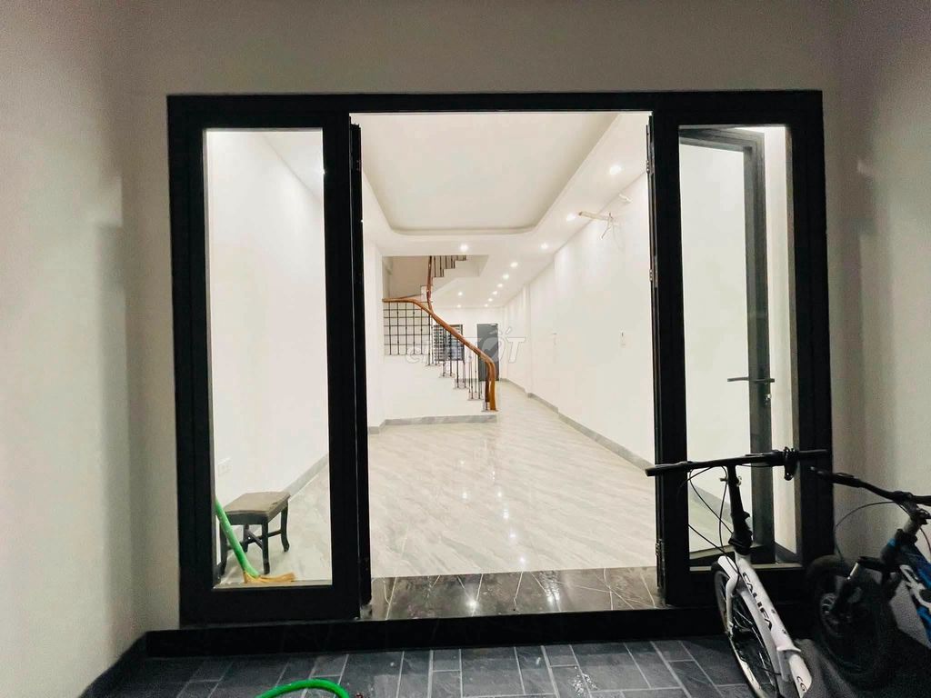 Nhà 5 tầng 6 ngủ Tân Mai, Hoàng Mai, 13.5 tỷ