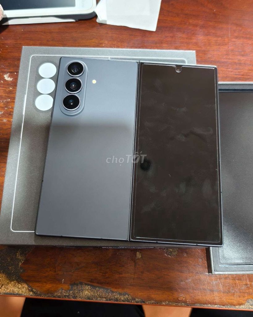 Samsung Galaxy Z Fold 8 Ultra 5G Black siêu lướt. Mua bán Điện thoại tại Thành phố Thủ Dầu Một Bình Dương được đăng bởi LakMobile  hình 1