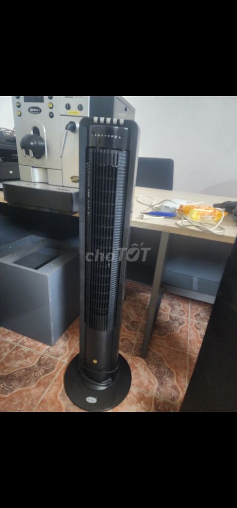 Quạt tháp Đen tiết kiệm không gian. Mua bán Quạt tại Quận 12 Tp Hồ Chí Minh được đăng bởi phong hình 1