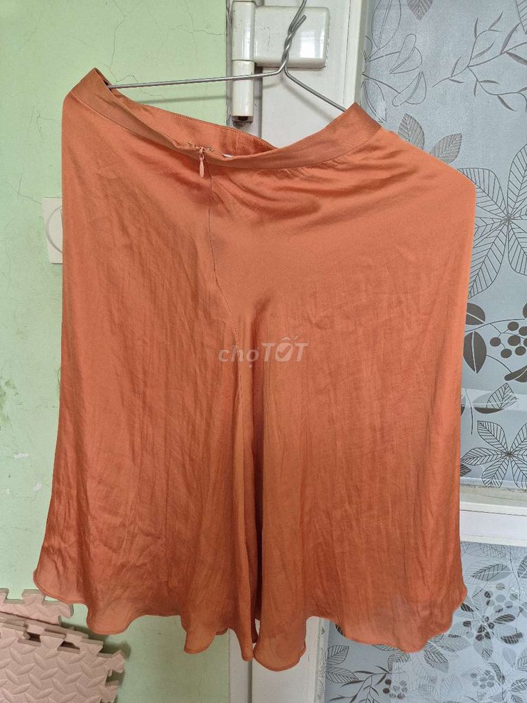 Váy rời Nữ Lụa Cam. Mua bán Quần áo tại Quận Hoàn Kiếm Hà Nội được đăng bởi Cúc hình 1