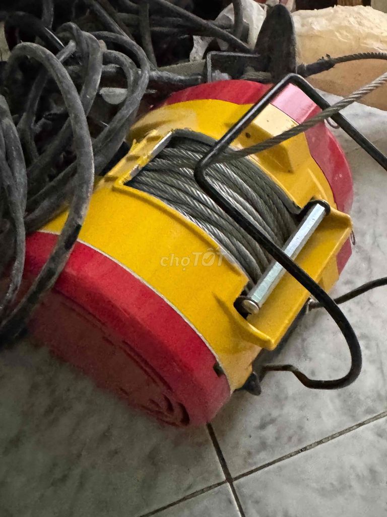 Tời điện Đỏ, Vàng Rất mới. Mua bán Đồ chuyên dụng, Giống nuôi trồng tại Quận Bình Tân Tp Hồ Chí Minh được đăng bởi Lus hình 1