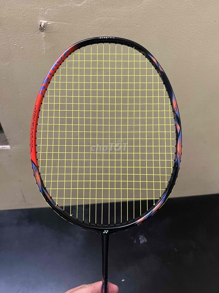 Vợt cầu lông cao cấp Yonex