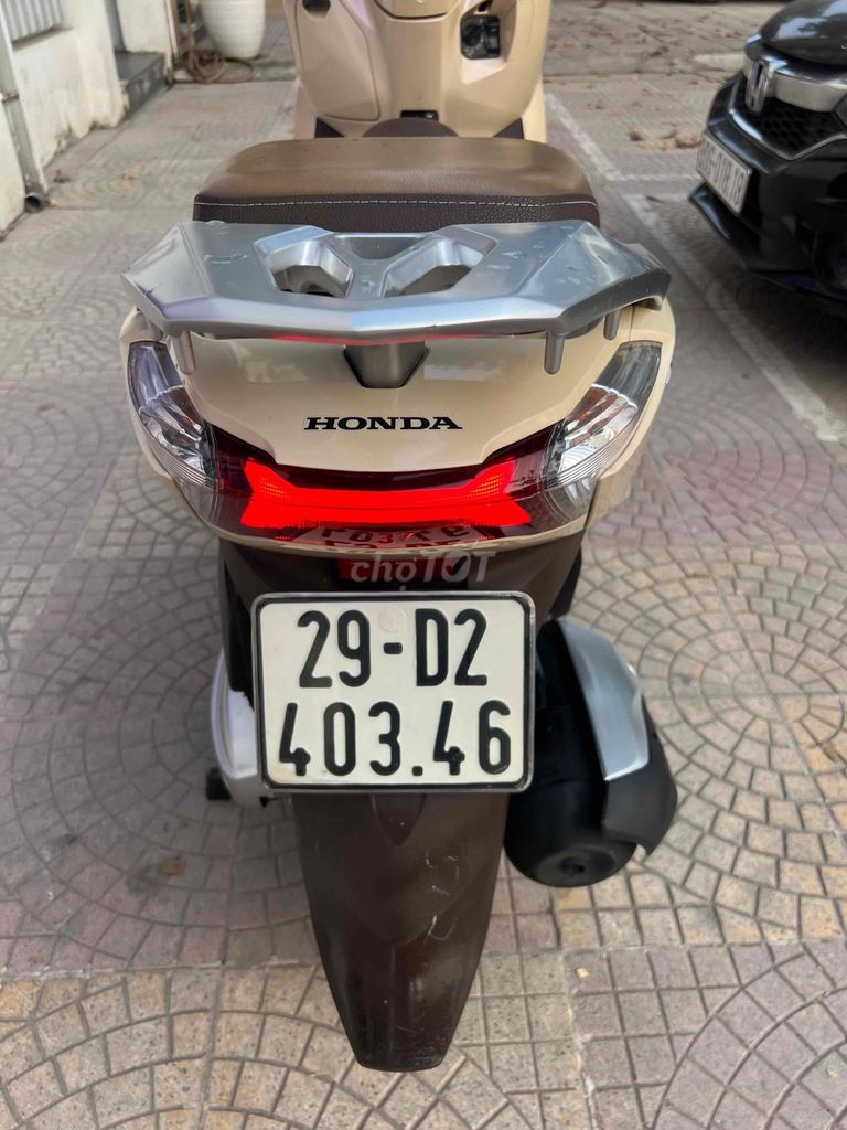 LEAD bản đặc biết chính chủ từ mới. Mua bán Xe máy tại Quận Hà Đông Hà Nội được đăng bởi tung hình 6