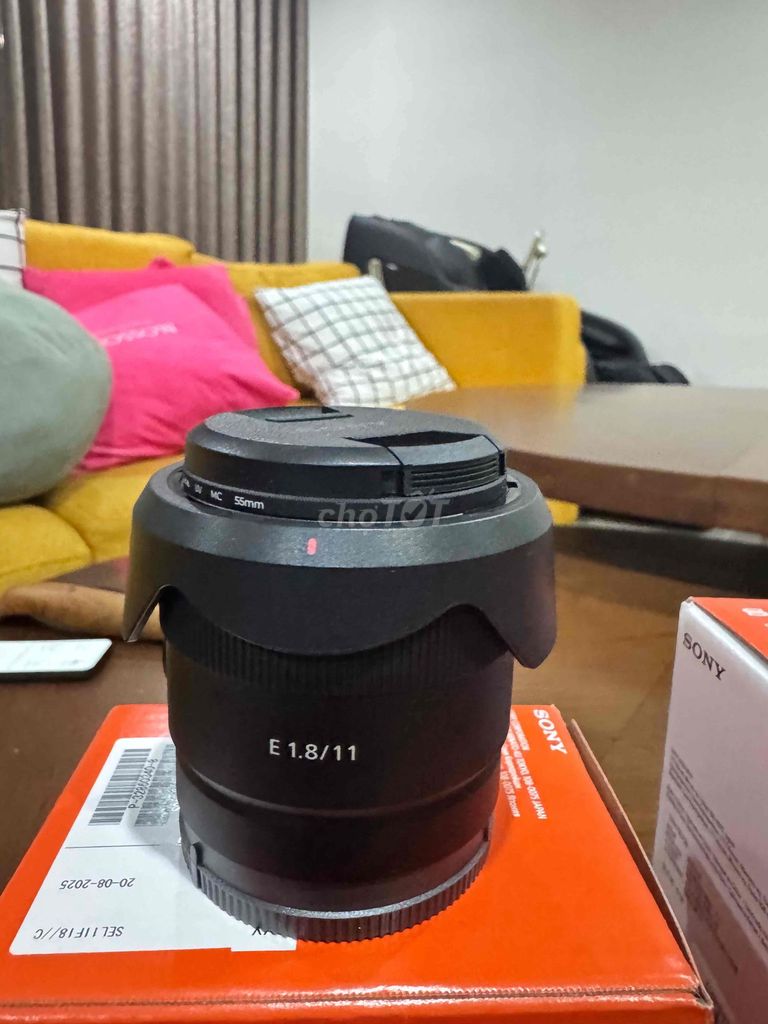 Ống kính Sony E 11mm F1.8 Đen. Mua bán Máy ảnh, Máy quay tại Quận 7 Tp Hồ Chí Minh được đăng bởi Tri Huynh hình 1