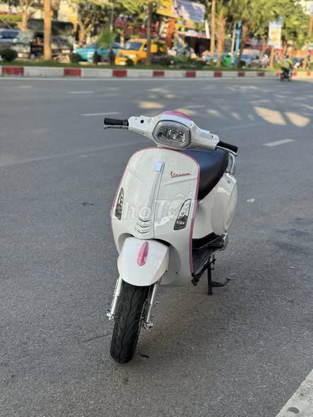 Vespa trắng hồng càng nhôm. Mua bán Xe điện tại Quận Cầu Giấy Hà Nội được đăng bởi Xe Điện 257 Hoàng Quốc Việt  hình 3
