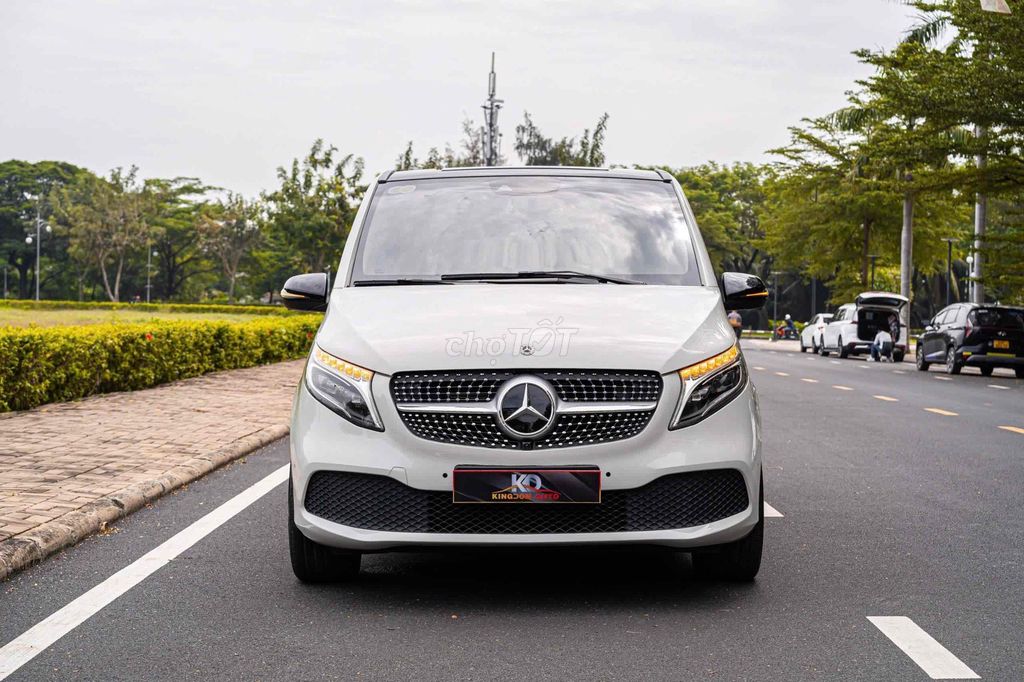 Mercedes V250 Luxury 2021 xe 7 chỗ màu trắng. Mua bán Ô tô tại Quận 7 Tp Hồ Chí Minh được đăng bởi Dương Phương hình 2