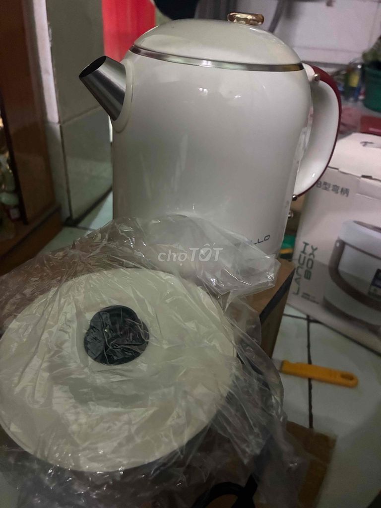 Ấm đun nước Kim loại Trắng Hiện đại. Mua bán Bếp, lò, đồ điện nhà bếp tại Thành phố Thủ Dầu Một Bình Dương được đăng bởi Nguyen Tan Phong hình 1
