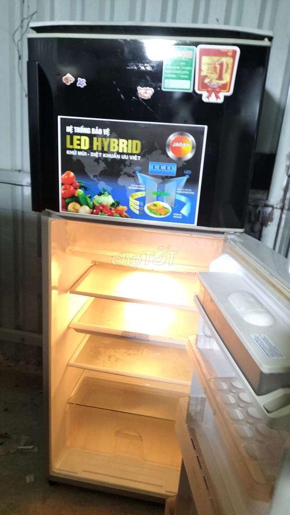 Tủ lạnh Hitachi 250L ko đóng tuyết