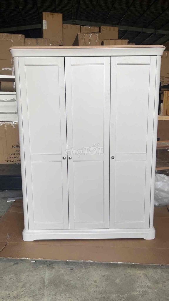 Tủ quần áo gỗ thịt xuất Mỹ 3 cánh có gương. Mua bán Tủ, kệ gia đình tại Thành phố Buôn Ma Thuột Đắk Lắk được đăng bởi Bùi Ngọc Kha hình 1