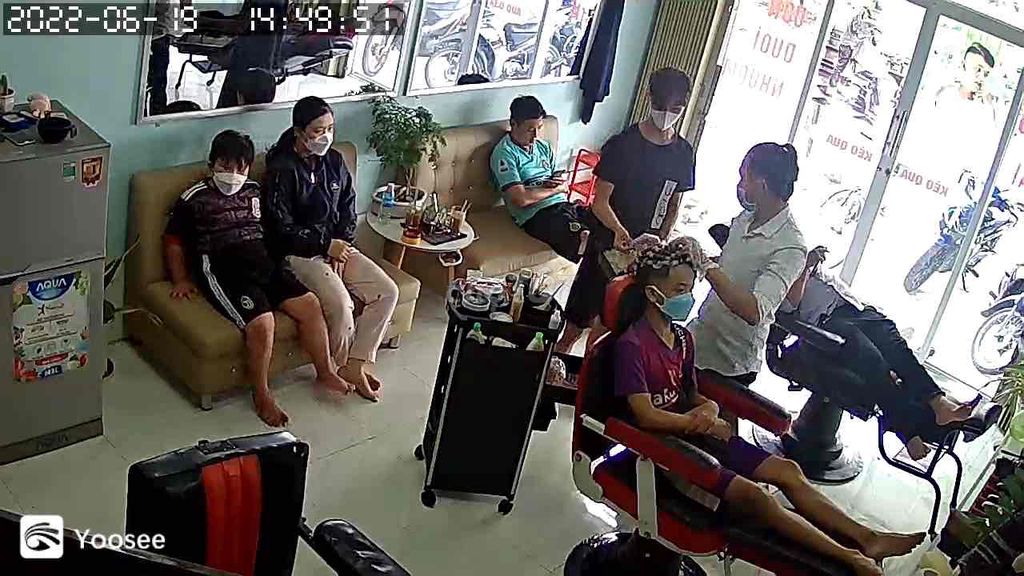 Cần Tuyển Thợ Nữ Biết Cạo Mặt,Ráy Tai,Goi Đầu.