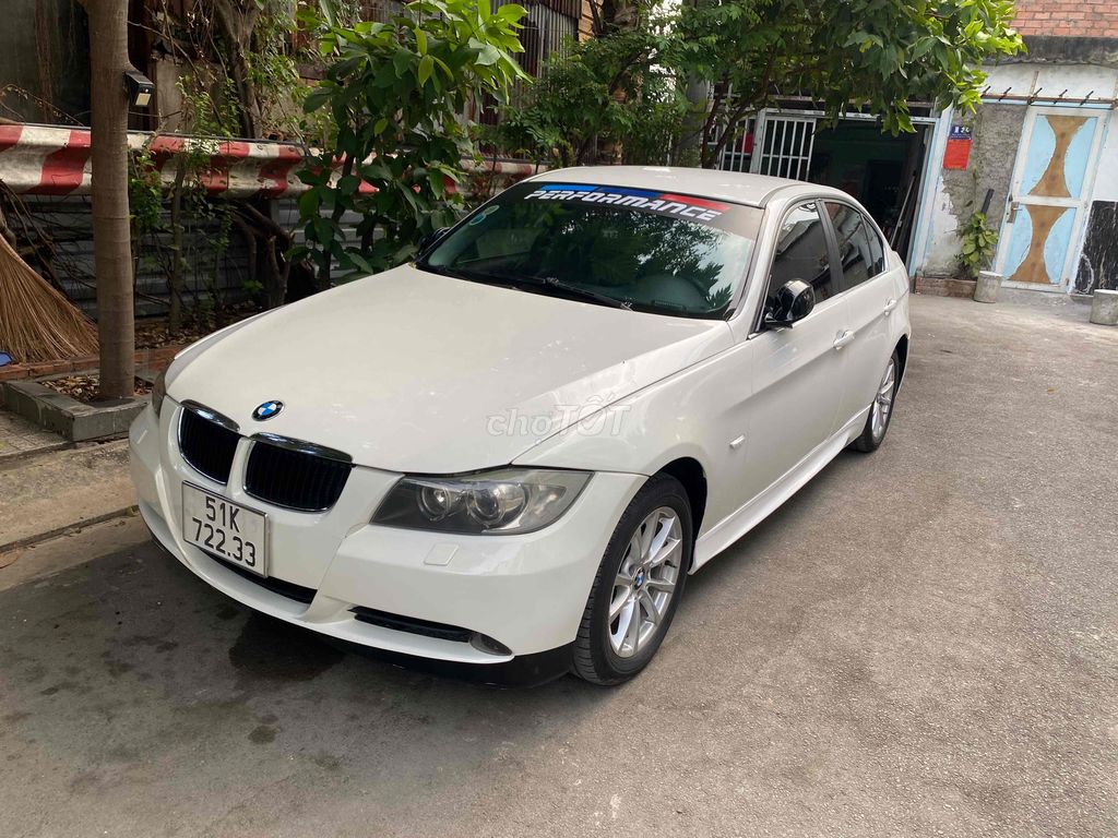 BMW 325i E90 trắng BSTP chính chủ