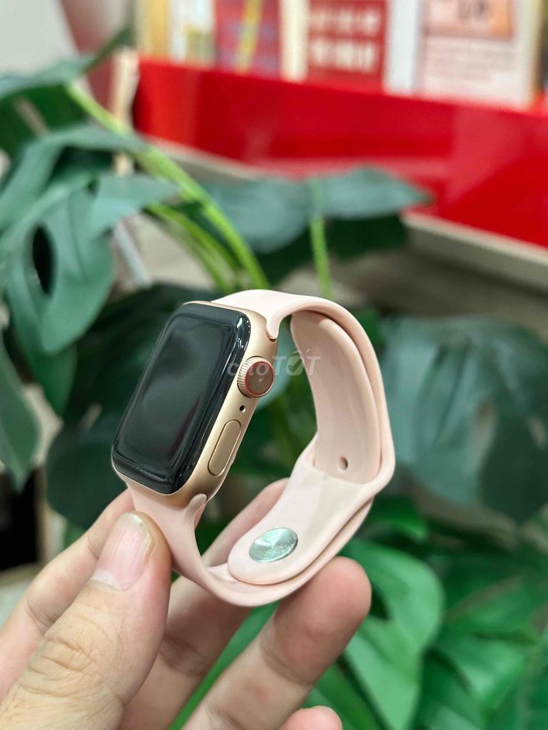 Bán Applewatch Series4/40 Rosegold đẹp pin100%