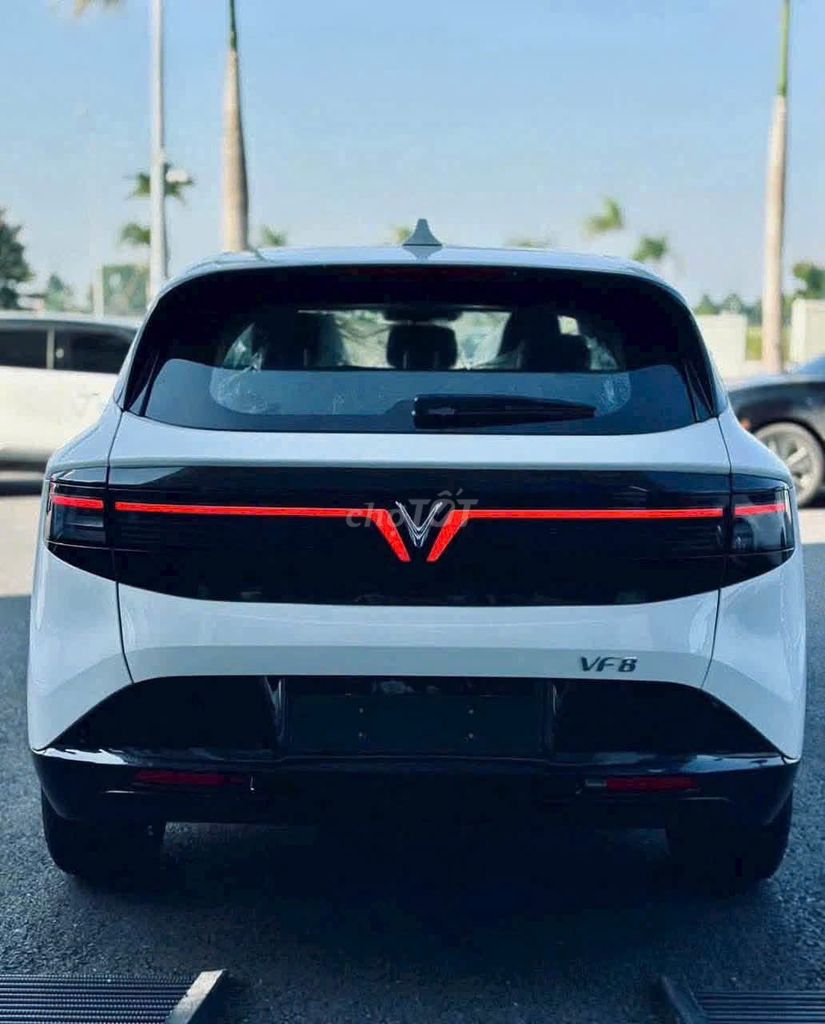 Электромобиль Vinfast VF8 Белый