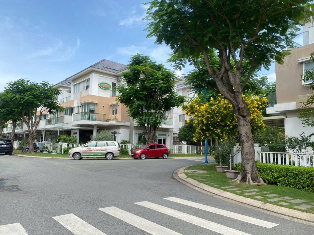 Cho thuê nhà KDC Merita gần Đỗ Xuân Hợp, Liên Phường, 3 lầu 4PN