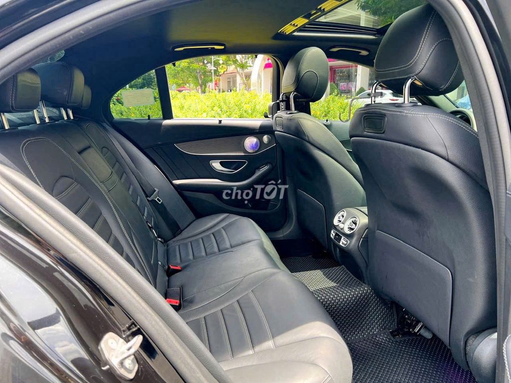Mercedes Benz C300 2020. Mua bán Ô tô tại Quận 7 Tp Hồ Chí Minh được đăng bởi Cherry hình 10