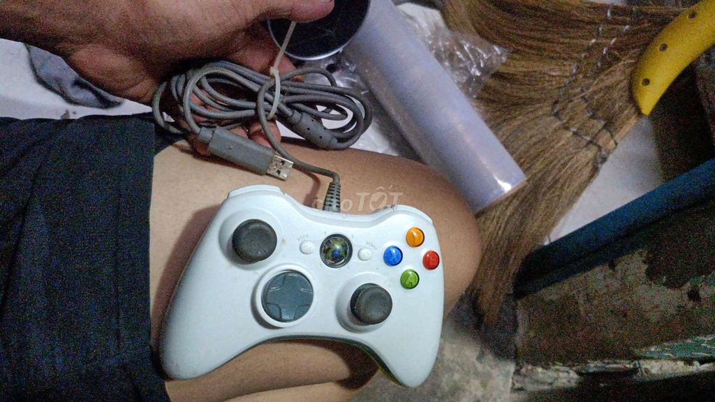 Tay cầm Microsoft Xbox 360 Controller Trắng Có dây. Mua bán Thiết bị chơi game tại Quận 12 Tp Hồ Chí Minh được đăng bởi Duy An hình 1