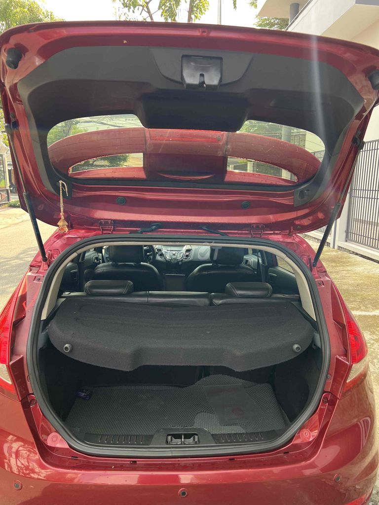 Ford Fiesta 2011 1.6 AT Hatchback. Mua bán Ô tô tại Quận 6 Tp Hồ Chí Minh được đăng bởi Trịnh Hán cường hình 6