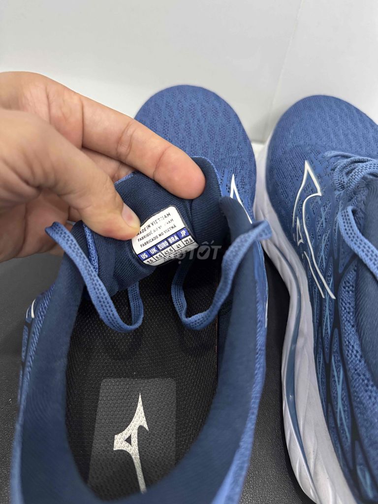 Giày chạy bộ Mizuno Wave Inspire 20 Size 42,5. Mua bán Giày dép tại Quận Gò Vấp Tp Hồ Chí Minh được đăng bởi Hợp Lê hình 5