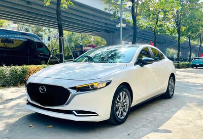 Mazda 3 luxury 1.5AT 2022 màu trắng đẹp - 67000 km