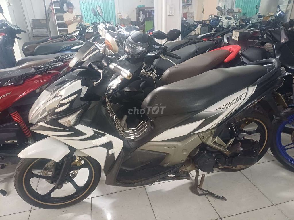 Yamaha Nouvo màu Trắng đen. Mua bán Xe máy tại Huyện Di Linh Lâm Đồng được đăng bởi xe  khánh ngọc và uy vũ hình 1