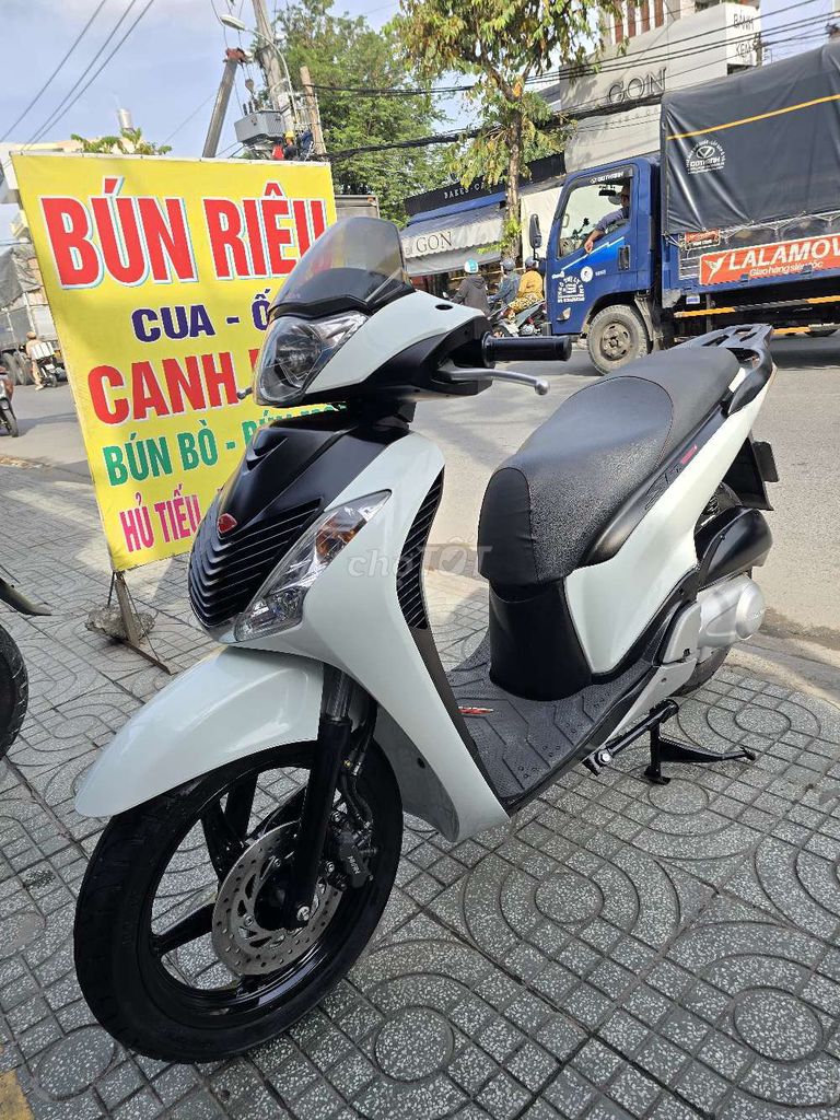 Sh 150i hàng nhập 3 cục.SM 501,máy zin,chính chủ. Mua bán Xe máy tại Huyện Hóc Môn Tp Hồ Chí Minh được đăng bởi                    CẦM ĐỒ TÍN PHÁT hình 3