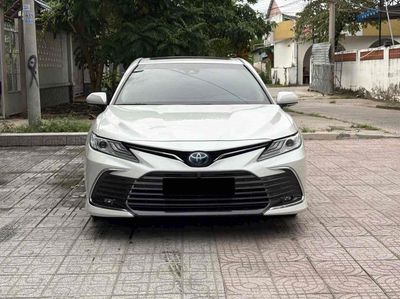 Toyota Camry 2022 2.5HV (Hybrid) - 47000 km. Mua bán Ô tô tại Quận Ninh Kiều Cần Thơ được đăng bởi Salon ÔTÔ Hoàng Ninh