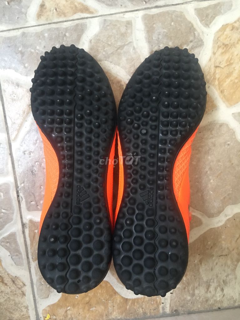 0904858019 - Bán đôi giày bóng đá chính hãng Adidas size 41 fix