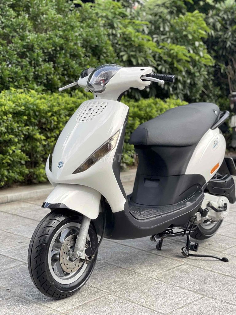 Piaggio Zip100 việt nam màu trắng thời trang!. Mua bán Xe máy tại Quận Ba Đình Hà Nội được đăng bởi Ngô Văn Tuấn hình 2