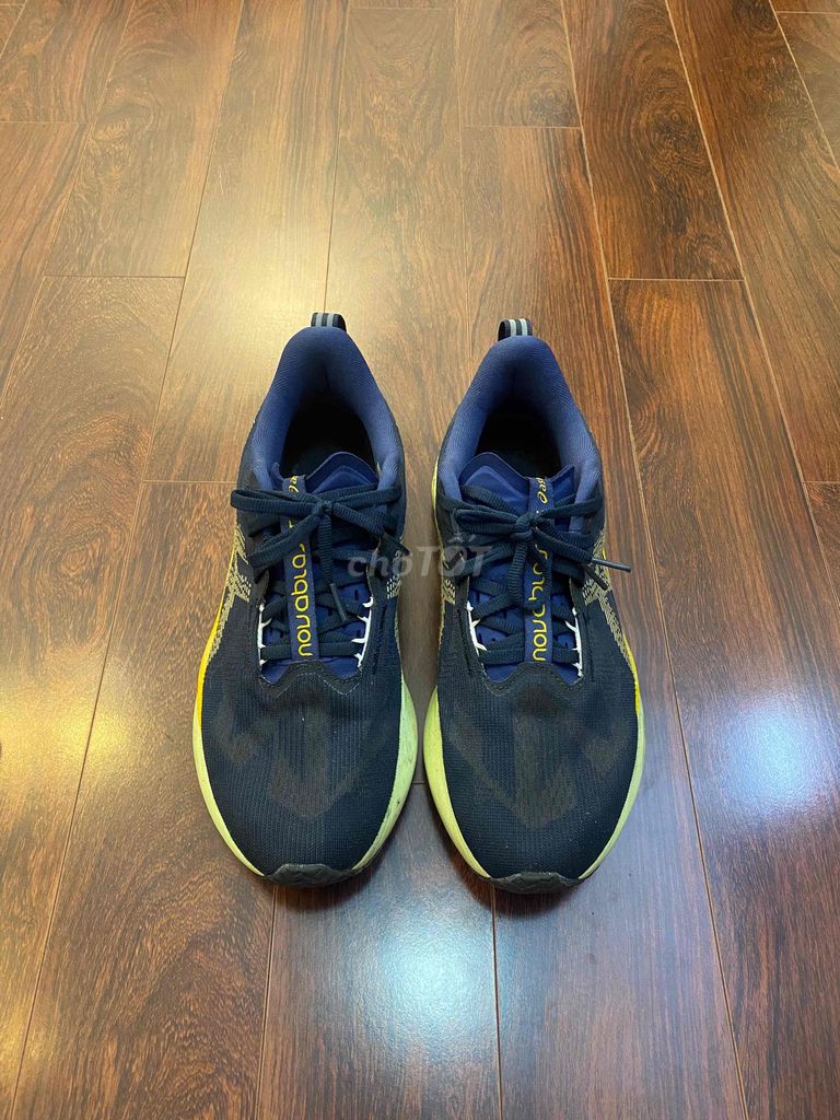 Giày Asics Novablast5 size 42,5 đẹp 99% ít sử dung. Mua bán Giày dép tại Quận Ba Đình Hà Nội được đăng bởi Anh Lee hình 1