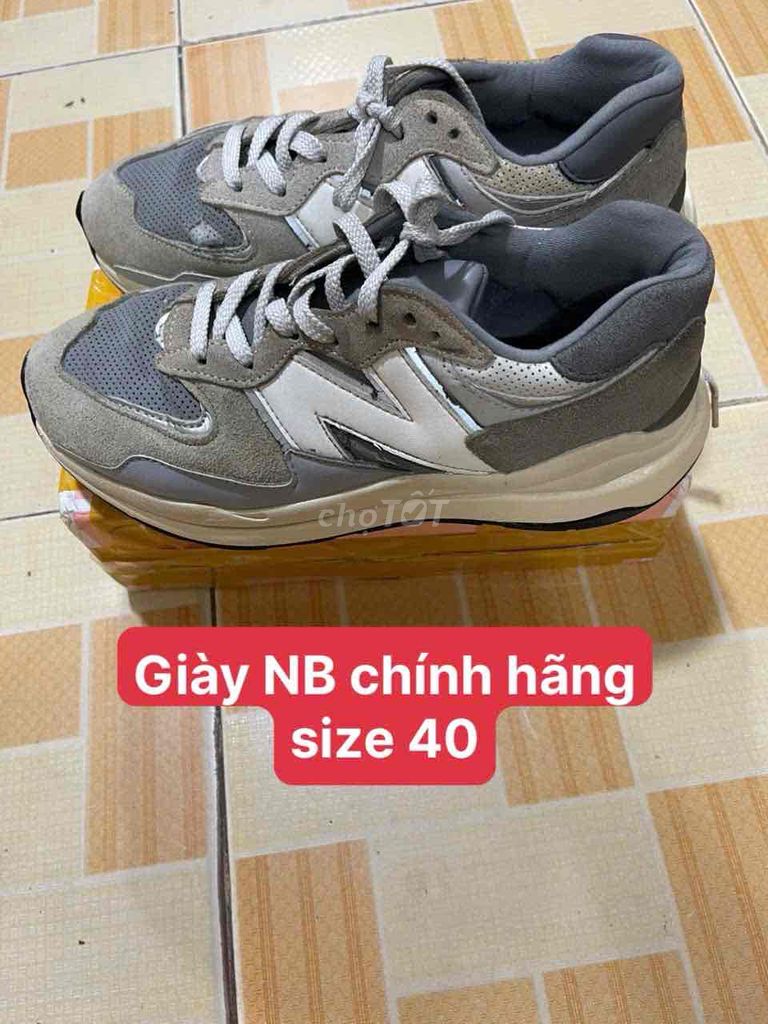 Giày NB chinh hãng size 40