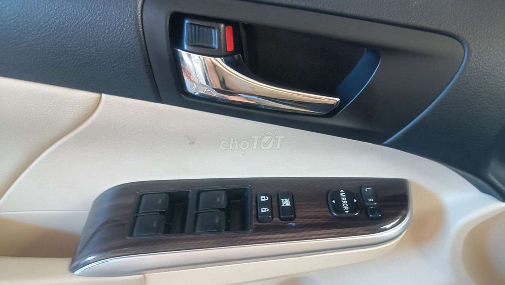 Toyota Camry 2018 2.0E xe đẹp