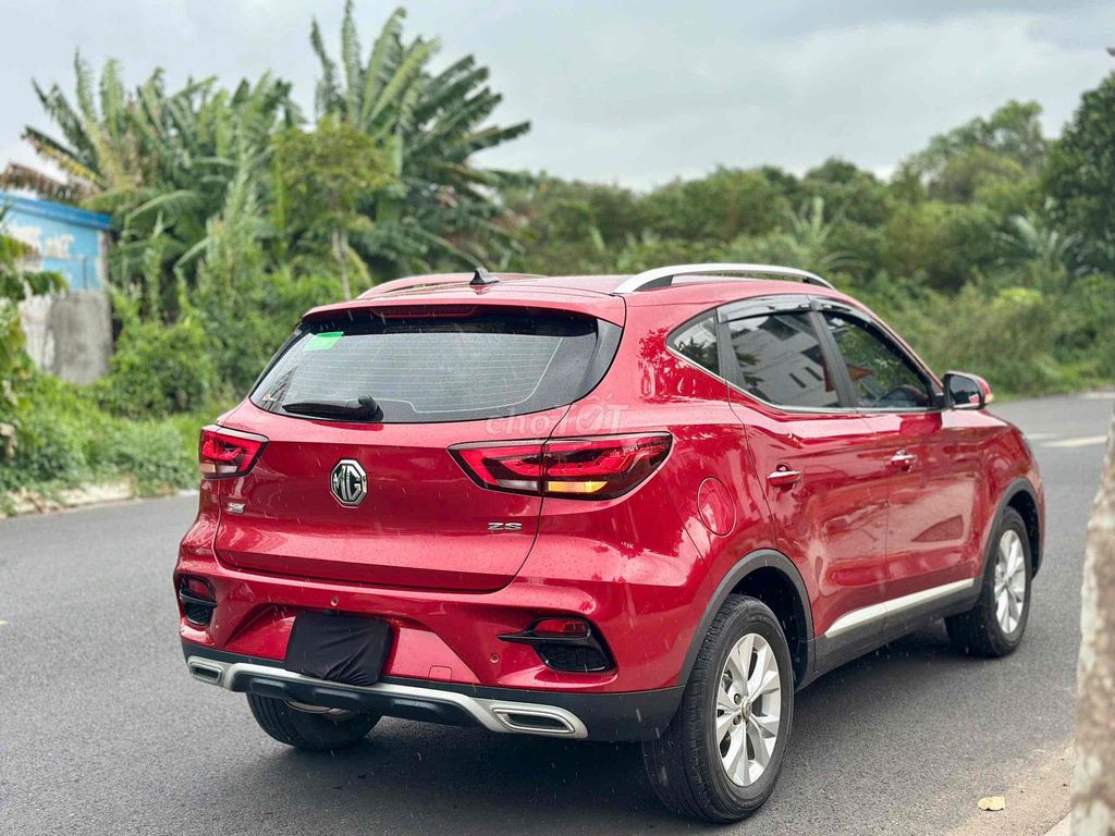 MG ZS STD 2024 Красный Таиланд 18 000 км